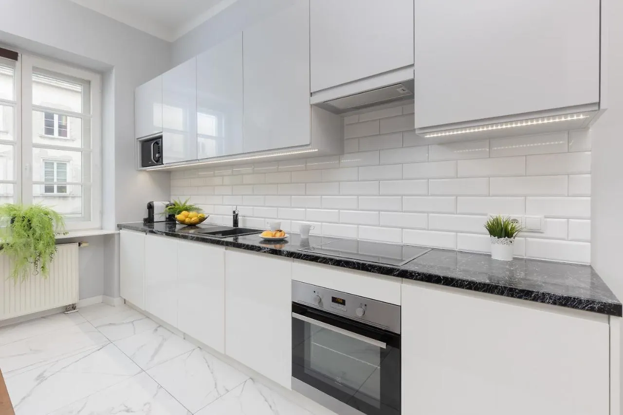 City Center Aparthotel Chmielna By Noclegi Renters Варшава