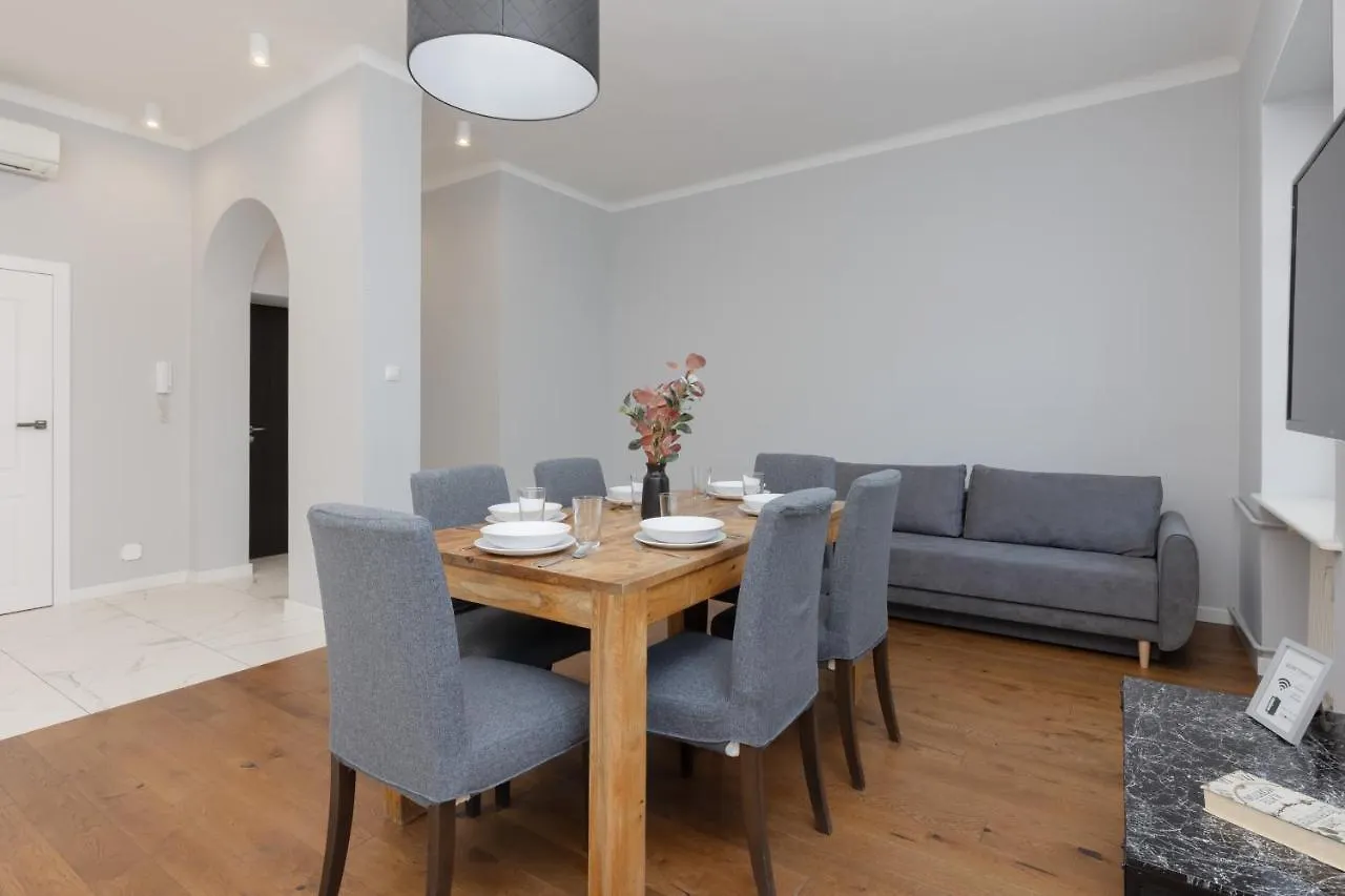 City Center Aparthotel Chmielna By Noclegi Renters Варшава