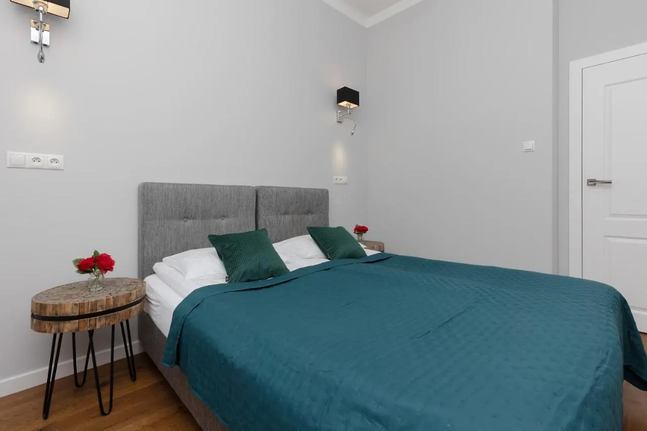 City Center Aparthotel Chmielna By Noclegi Renters Варшава