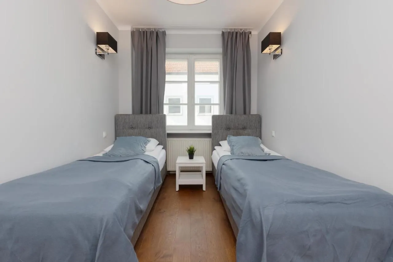 City Center Aparthotel Chmielna By Noclegi Renters Варшава Польша