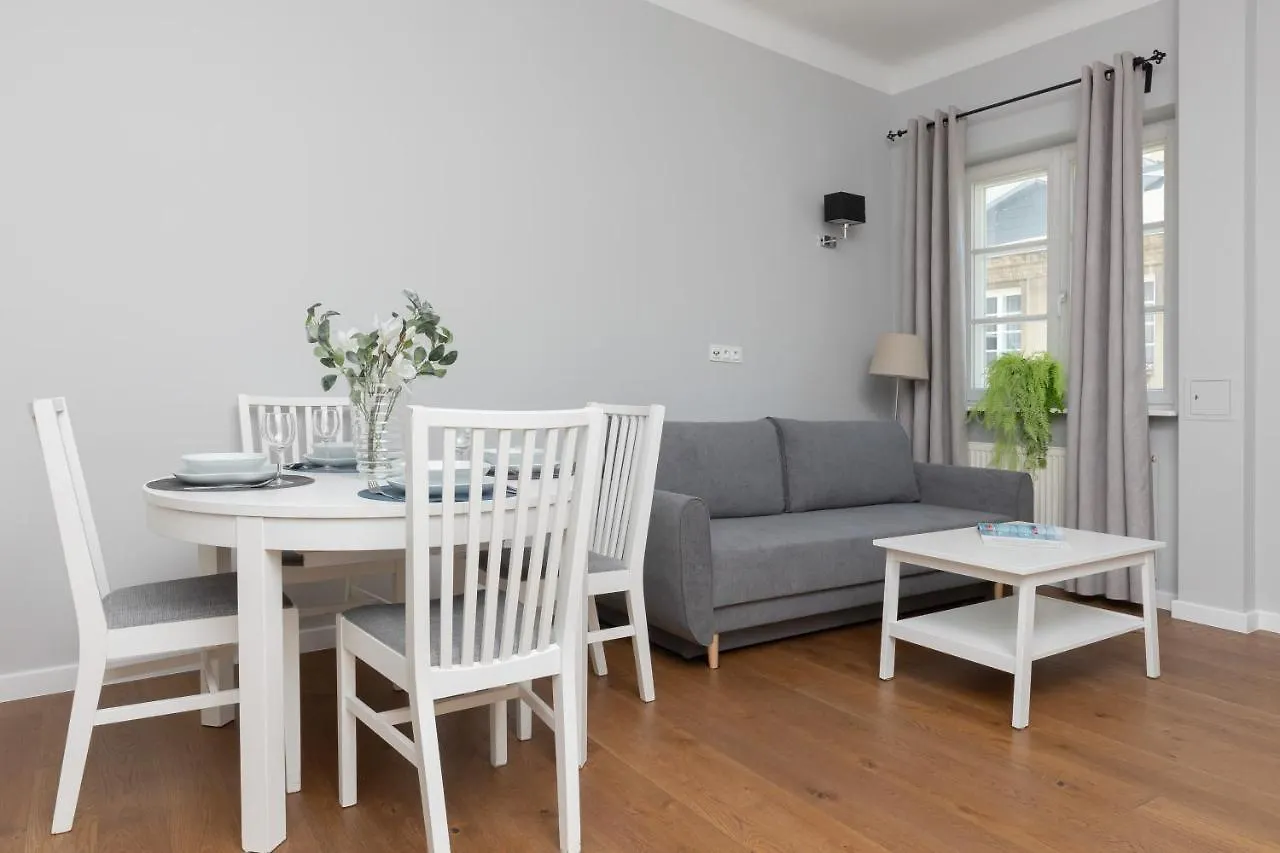 City Center Aparthotel Chmielna By Noclegi Renters Варшава