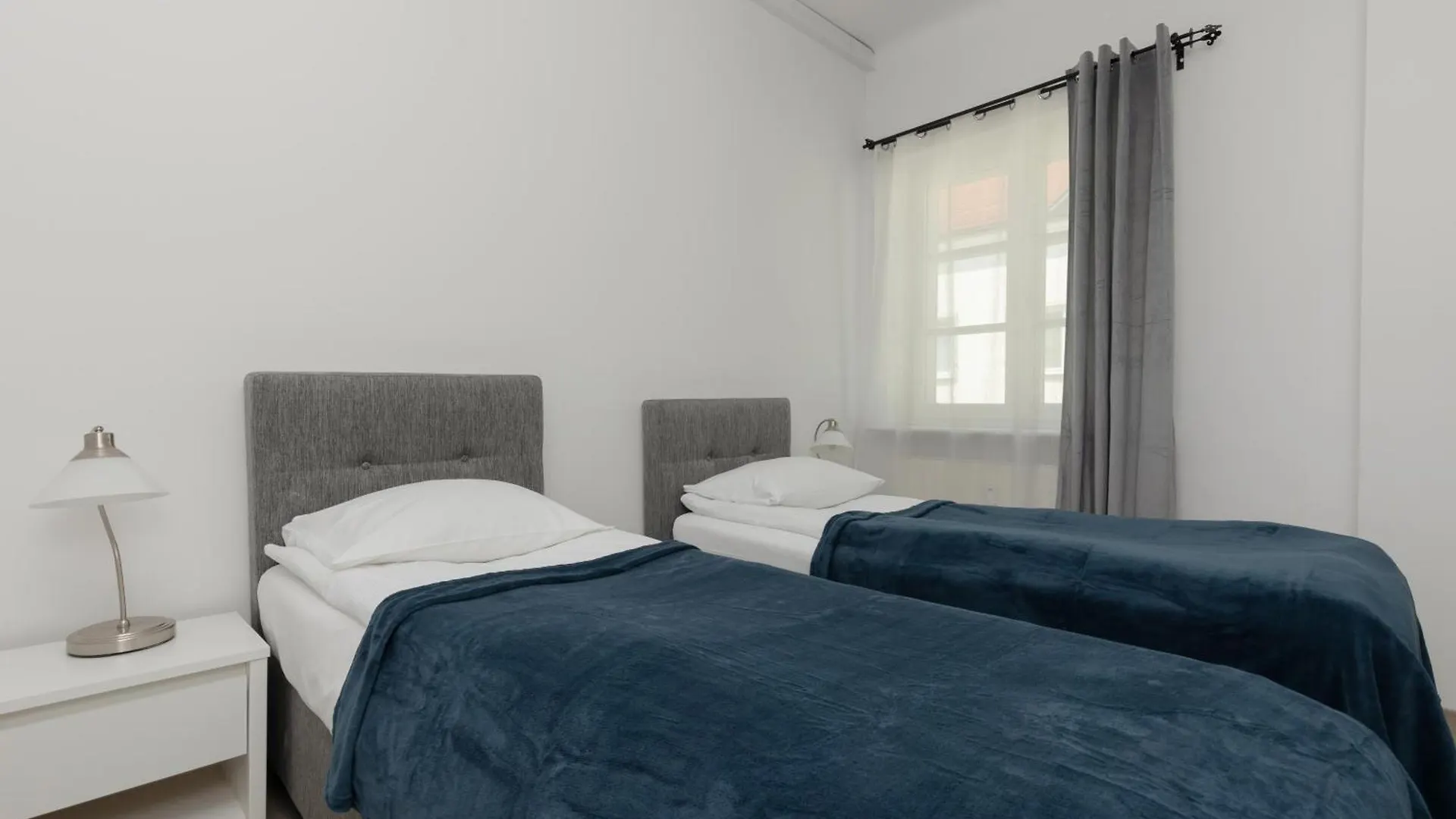 City Center Aparthotel Chmielna By Noclegi Renters Варшава