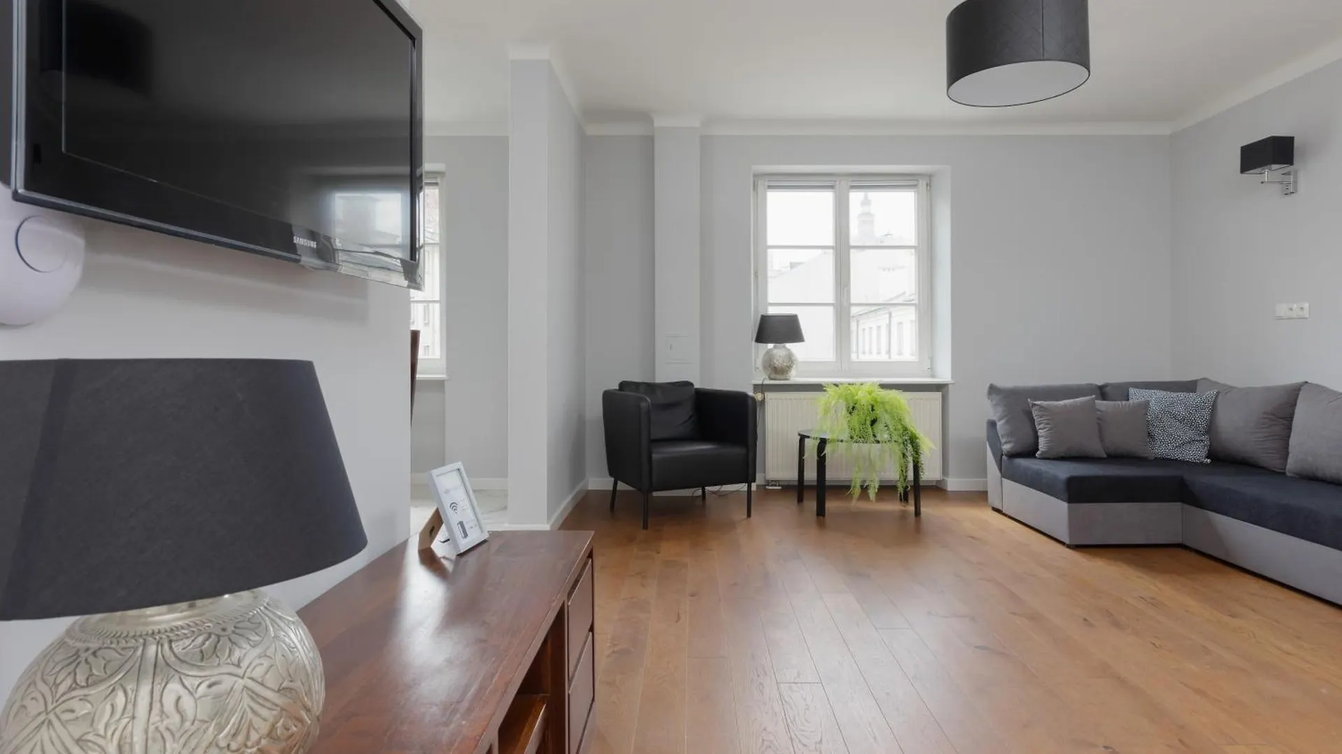 City Center Aparthotel Chmielna By Noclegi Renters Варшава 0*,