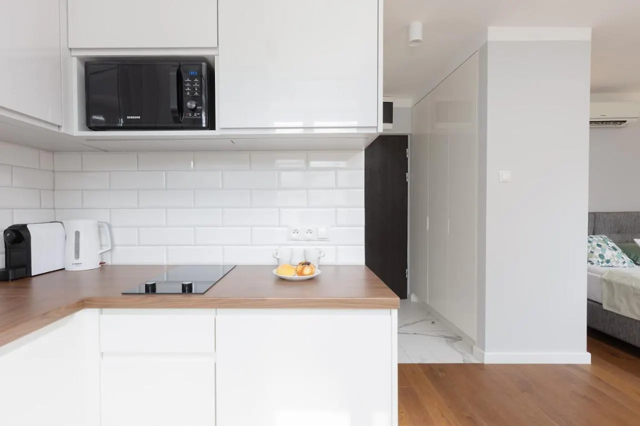 City Center Aparthotel Chmielna By Noclegi Renters Warszawa 0*,  Polska