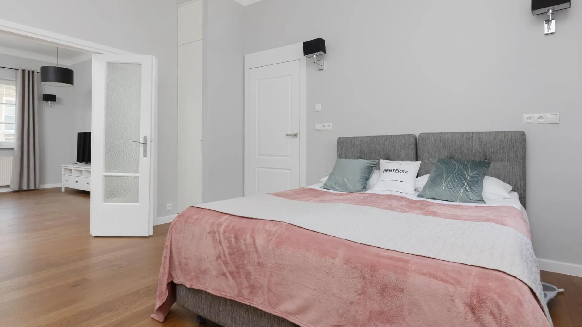 City Center Aparthotel Chmielna By Noclegi Renters Warszawa 0*,