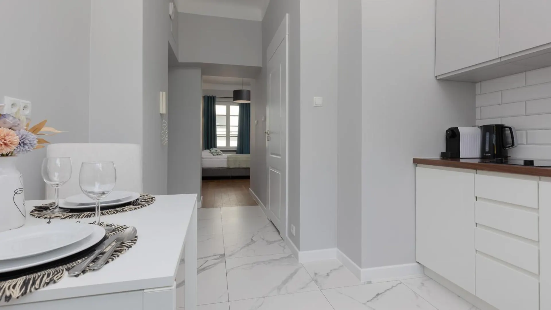 City Center Aparthotel Chmielna By Noclegi Renters Warszawa Polska