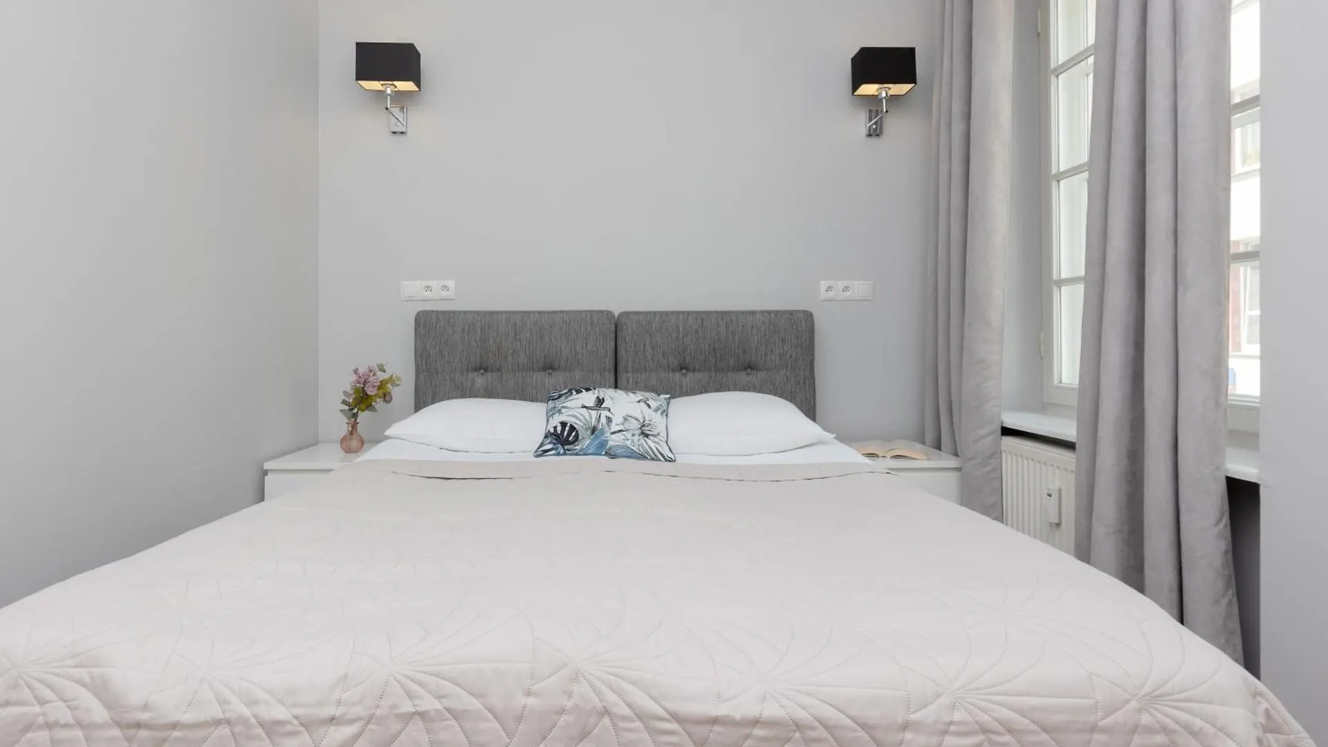 City Center Aparthotel Chmielna By Noclegi Renters Warszawa Polska