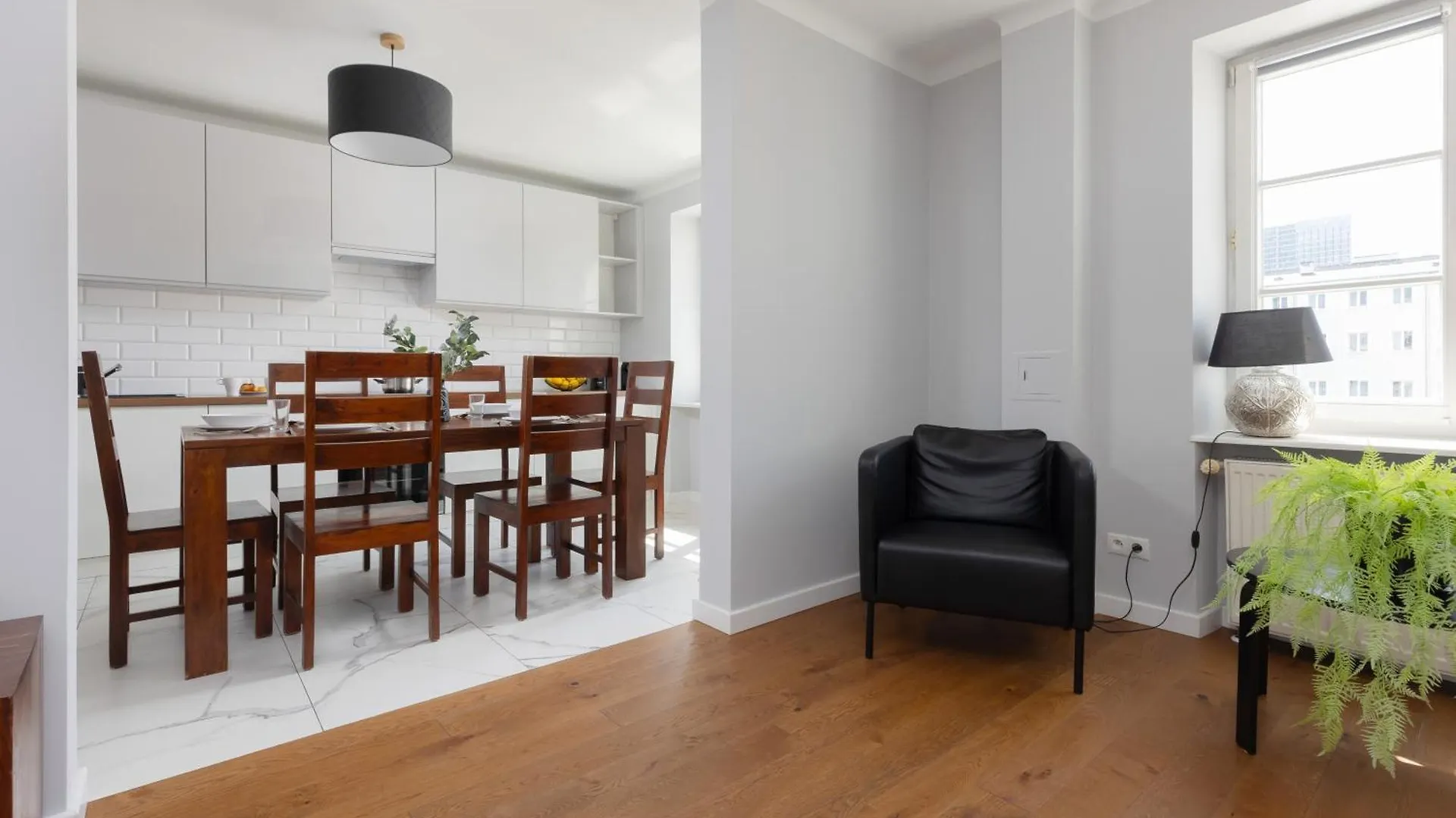 City Center Aparthotel Chmielna By Noclegi Renters Warszawa
